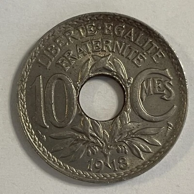 Moeda França 10 centavos 1918 furada República Francesa RF Franco Paris Estado perfeito Km# 866a - Imagem 1 de 4