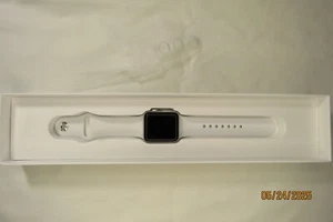 Apple Watch Series 3 - 38mm Silver Aluminum A1858 – For Parts / Not Working - Photo 1 sur 5