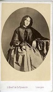 LIMOGES une femme pose libre à la main fashion mode, CDV PHOTO 1870 - Picture 1 of 2