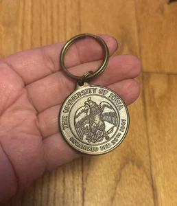 University Of Iowa Hawkeyes Collectible Premium Keychain Keyring Metal 2.75" - Picture 1 of 3