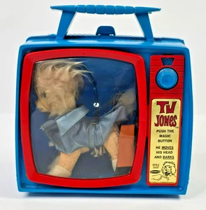 Vintage Remco TV Jones  Dog w Accessories & Case   AS IS - Picture 1 of 17