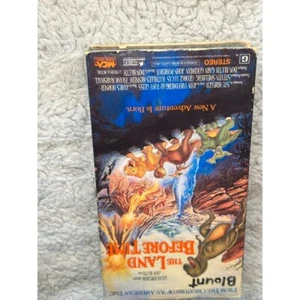 The Land Before Time VHS Tape 1988 MCA Home Video Classic Dinosaur Movie - Foto 1 di 4