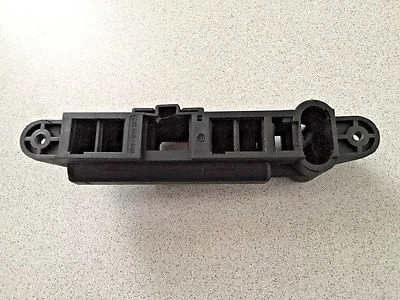 Mercedes-Benz C230 C280 W202 1998-2000 ~ soporte de enchufe del asiento delantero ~ OEM Foto 1 de 3