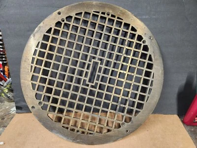 Rejilla de latón macizo vintage de 19,75 pulgadas de diámetro calor antiguo temprano 15 libras de peso  Foto 1 de 4