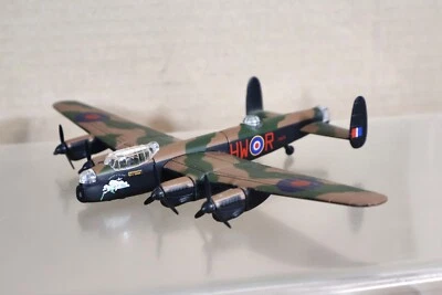 CORGI AVIATION ARCHIVE 47301 REPAIR AVRO LANCASTER PA474 MEMORIAL FLIGHT oi - Image 1 of 4