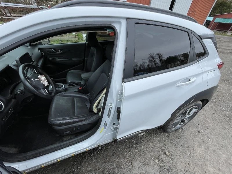 2018-2023 HYUNDAI KONA LEFT ROCKER W/POST WHITE PC:P6W 112K -LIMITED- 55682 - Image 1 of 4