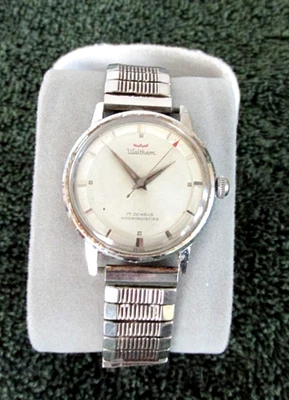 De colección Swiss WALTHAM 17 Jewel Protector de Golpes Cromo Superior SS Trasero Funcionando Foto 1 de 4