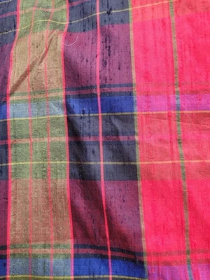 4.5 Yds Silk Dupioni Brilliant Red Green Christmas tartan Plaid Fabric 42 Wide - Image 1 of 4