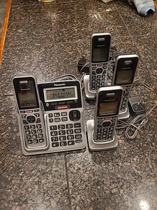 Panasonic KX-TGF970 Main Base Unit 4 Phone Handsets PNLC1084 KX-TGFA97 Working - Picture 1 of 8