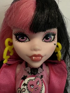 Monster High Draculaura's Day Out Puppe - Bild 1 von 6
