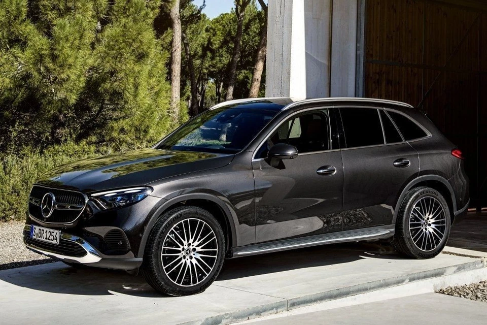 SET TAPPETINI IN GOMMA ORIGINALI MERCEDES W254 GLC - Immagine 1 di 3