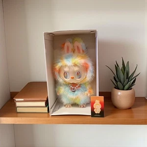 Pop Mart The Monsters Labubu Vinyl Plüsch Puppe Rock the Universe Figur Spielzeug - Bild 1 von 6