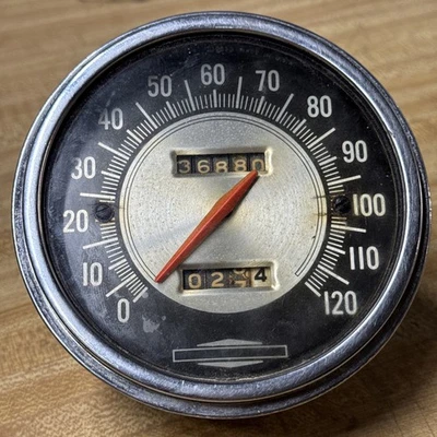 Velocímetro Harley-Davidson Stewart Warner 819833 OEM 67004-68 PROBADO Foto 1 de 4