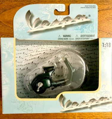 Maisto Brand 1:18 Scale Vespa Motorcycle/Scooter Model Toys forrest green - Image 1 of 4