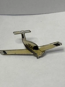 Vintage 1980s Beechcraft Aircraft Turbo Prop Plane Collectible Pin - Picture 1 of 5