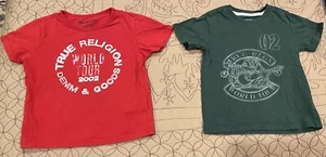 Lot 2 True Religion Toddler Boys Cotton T-Shirts Short Sleeve Sz 3/3T Green Red - Foto 1 di 8