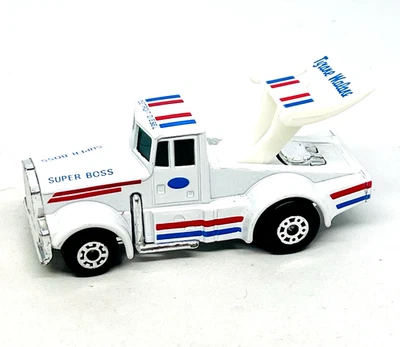 Matchbox International 66 Tyrone Malone Superboss white, narrow wheels, mint!! — 第 1/3 张图片