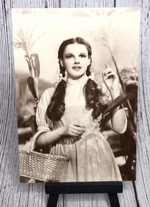 The Wizard Of Oz Movie Dorothy Judy Garland Movie Postcard - Picture 1 of 4