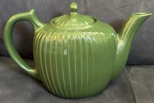 Vintage Fraunfelter China grün gerippt Keramik Teekanne mit Deckel 1940er Ohio USA - Bild 1 von 9