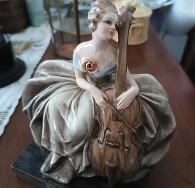 G. CACCIAPUOTI DAMINA CON VIOLONCELLO - Immagine 1 di 4