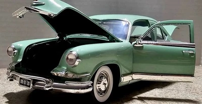 Vntg 2005 Highway 61 1:18 Scale 1953 Kaiser Manhattan Diecast Car - Image 1 of 4