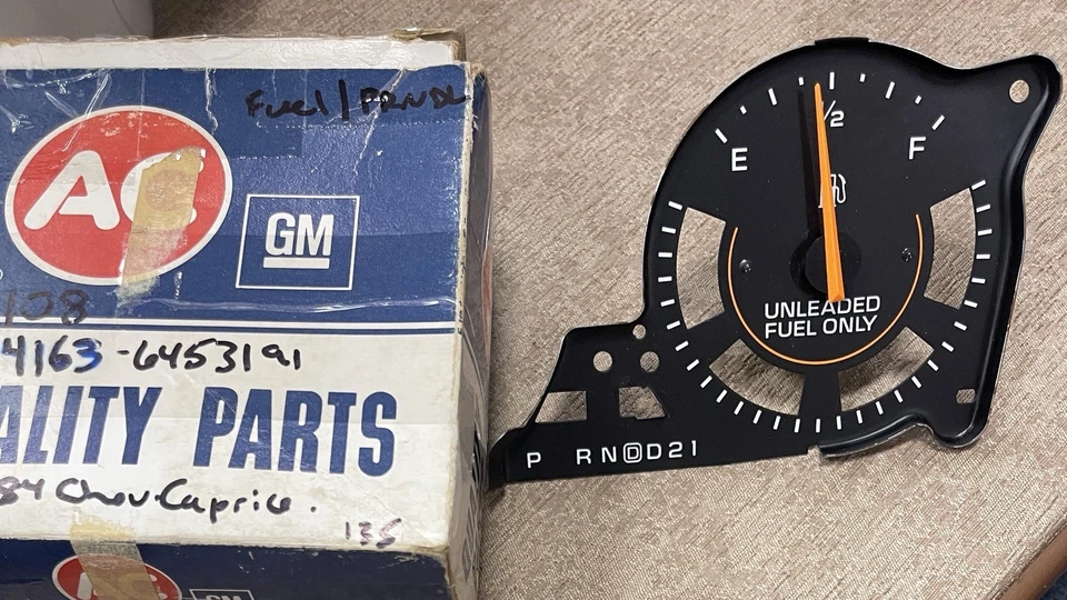 Unidad de tablero de calibre de combustible Chevrolet Caprice 1980 1981 1982 1983 1984 NOS Foto 1 de 4