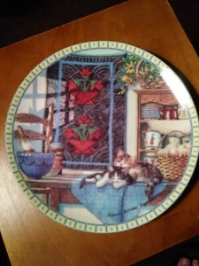 Knowles Fine China Plate Lazy Morning Hannah Hollister Ingmire Kittens & Quilts - Picture 1 of 2
