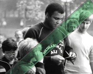 1x Foto von MUHAMMAD ALI - SW Pressefoto Vintage von 1984 Boxer Weltmeister USA - Bild 1 von 1