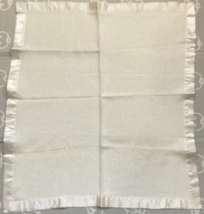 Manta de bebé Quiltex tejido gofre satinado blanco crema de colección - Imagen 1 de 13