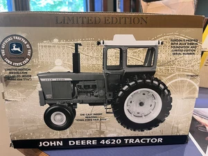 John Deere 4620 Iowa State Fair Edition #770/3500 Ertl Maßstab 1:16 Neu in OVP mit COA - Bild 1 von 5