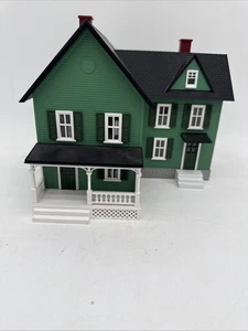 MTH Rail King Green Farm House Dark Green Shutters Building Accessory - Picture 1 of 12