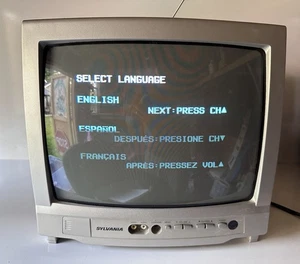 Sylvania 13" CRT TV Television Model 6413TG - 13 Inch Retro Gaming - Works Great - Picture 1 of 3