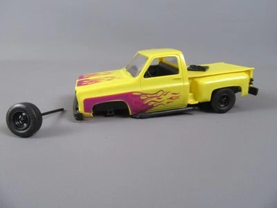 C403 Giocattolo Plastica Chevrolet C10 Pick-Up 350 Chevy Costume Di Lusso 1977 L - Immagine 1 di 4