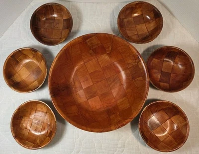 Винтажный набор салатниц из прессованного дерева 70-е одна чаша 12 дюймов и шесть чаш 6,25 дюйма Z1 - Изображение 1 из 4