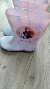 Disney Frozen 2 Girls Light Up Wellington Boots Elsa Anna Flashing Snow Wellies - Picture 1 of 5