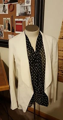 Juego de 2-Tinley Road 'Cuero Vegano', NUEVO CON ETIQUETAS y blusa corbata de seda Usada en Excelente Condición Foto 1 de 4