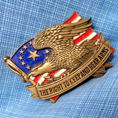 Bandera Cowpens Derecho a Guardar y Oso Brazos Hebilla Cinturón De Colección Años 80 Barón Taiwán .TAZ598 Foto 1 de 4