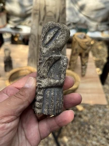 Alien geschnitzter Stein / Tula de Allende - antiker Priester - Bild 1 von 4