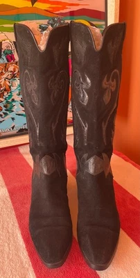 Botas de Vaquero Stuart Weitzman Suade Diseño Piel Exótica Aplique Talla 7 Funciona 8 Foto 1 de 4
