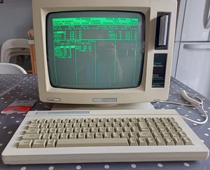 AMSTRAD PCW 8256 MONITOR AND KEYBOARD. CLEANED/ TESTED. GOOD CONDITION WORKING - Photo 1/24