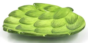 Plato de ensalada Jennifer Brinley verde para servir al lado de alcachofa cerámica en relieve 8" - Imagen 1 de 6