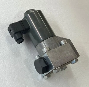HAWE Directional Valve 2-3 Solenoid Operated Seated 24V SOLENOID OPERATED - Picture 1 of 4