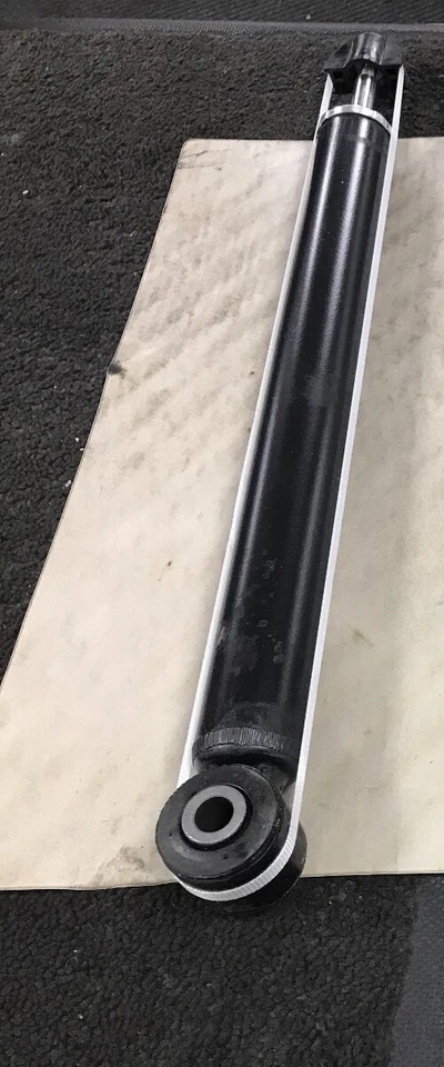 PARA FORD FIESTA MK6 ZETEC TDCi 2002-2009 AMORTIGUADOR TRASERO NUEVO GAS Foto 1 de 1