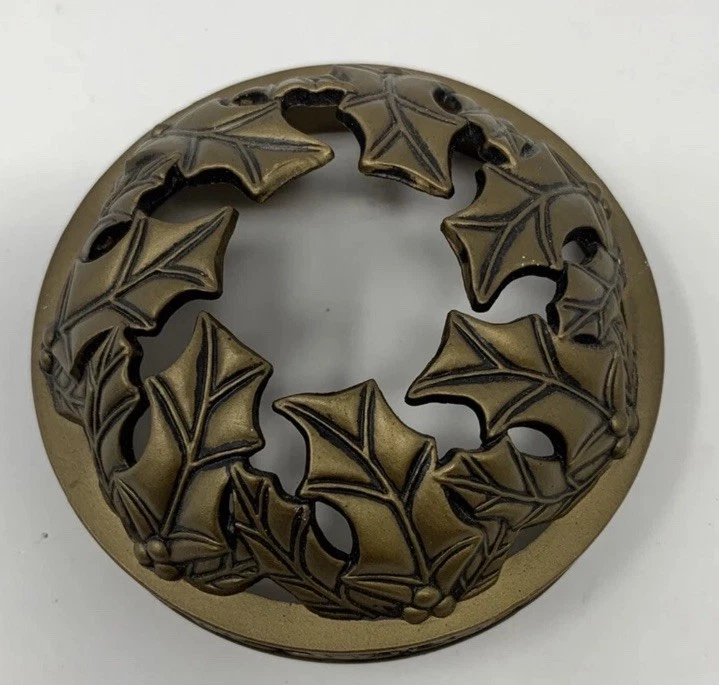 Yankee Candle Illuma Lid Jar Candle Topper Holly Berries Bronze Tone Holiday  - Image 1 of 2