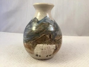 Steinzeug Knospenvase mit Landschaft und hochgezogenem Schaf - Bild 1 von 7