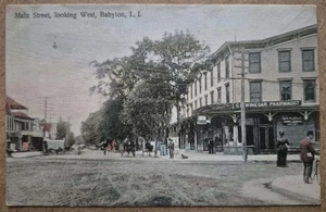Babylon,NY. Main Street,  Looking West  - 1910s Postcard - Picture 1 of 2