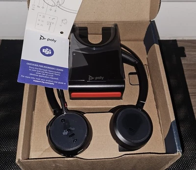 POLY VOYAGER FOCUS 2 UC BLUETOOTH HEADSET USB-A & C WITH CHARGING STAND - Image 1 of 4