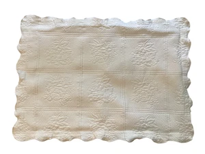 MARTHA STEWART Ivory Scalloped Edge Floral Matelasse Standard Size Pillow Sham - Picture 1 of 4