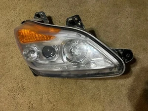 KENWORTH T680 OEM HALOGEN HEADLIGHT - Picture 1 of 6