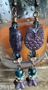 Pendientes de búhos de otoño morados de cristal checo - Imagen 1 de 5